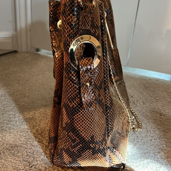 Persamam New York Snake Print Handbag - Picture 8 of 11